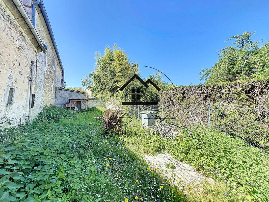 Maison à BALAGNY-SUR-THERAIN