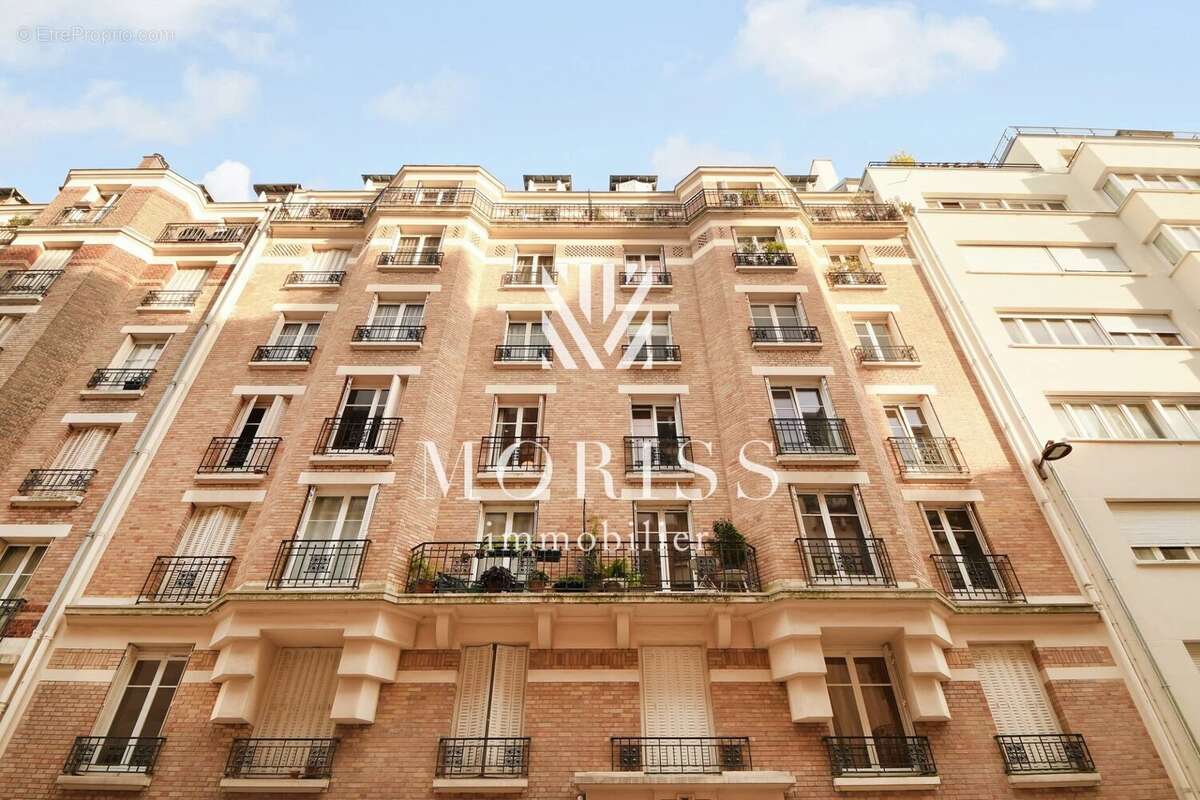 Appartement à PARIS-16E