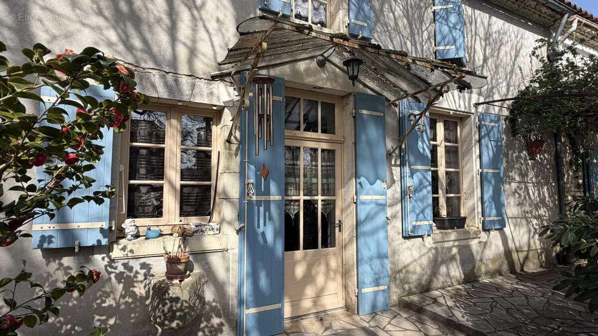Maison à AUMAGNE