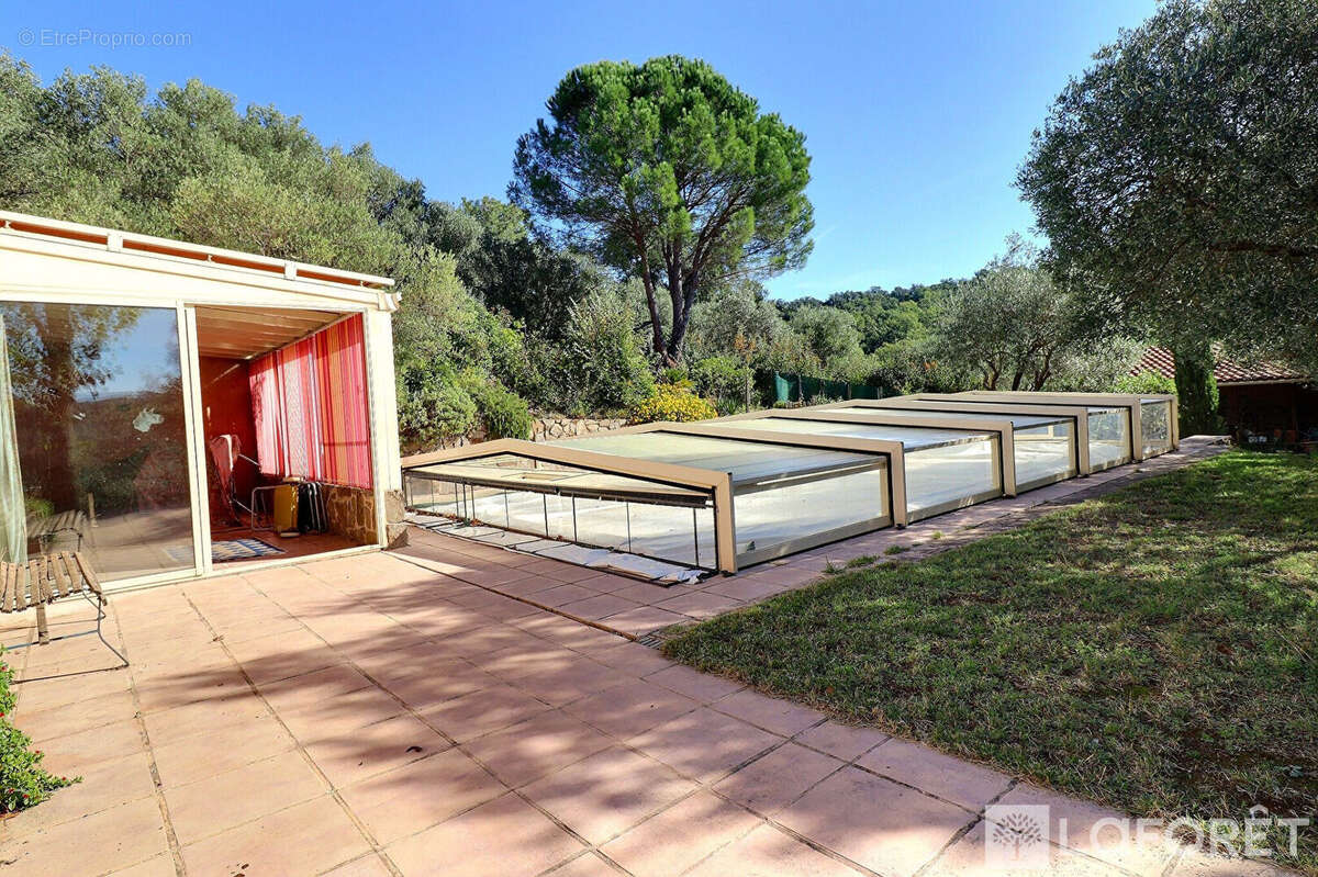 Maison à COLLOBRIERES