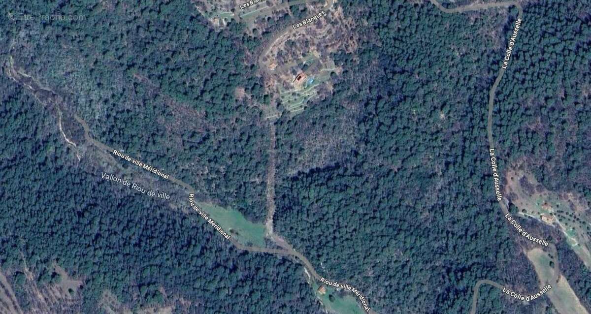   - Terrain à CHATEAUDOUBLE