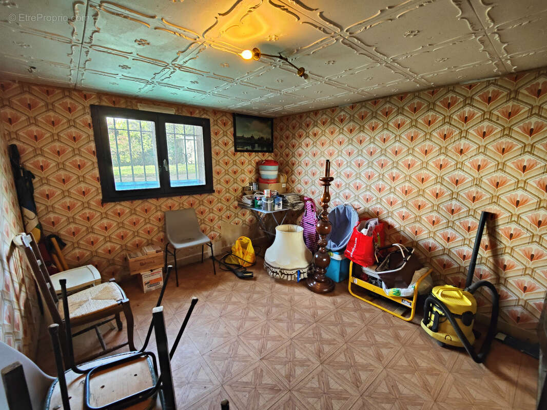 Maison à LAROCHE-SAINT-CYDROINE