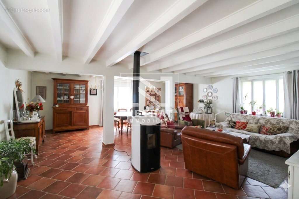 Maison à LESSARD-EN-BRESSE