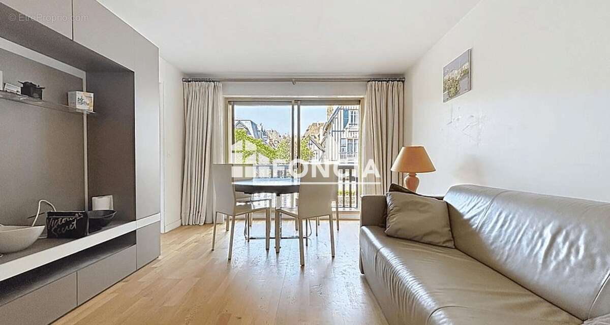 Superbe T2 avec grande terrasse, secteur recherché de Deauville - photo 2