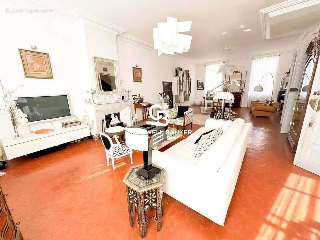 Appartement à LA CRAU