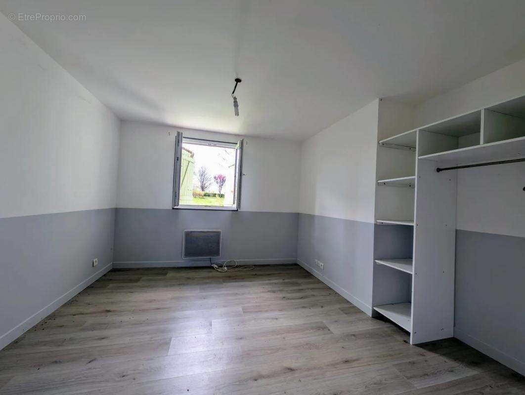 Maison à CHAMPAGNAC