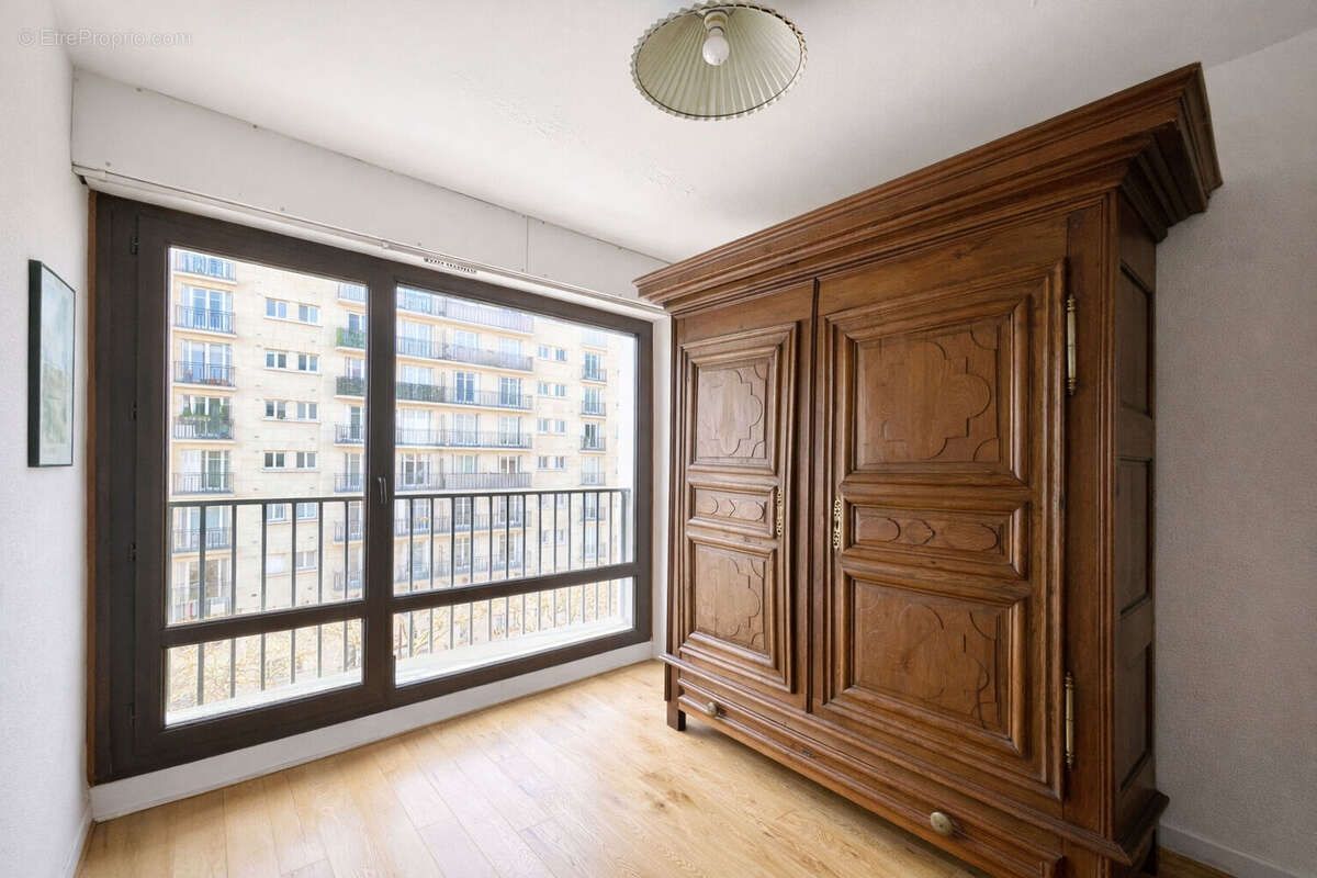 Appartement à CHARENTON-LE-PONT