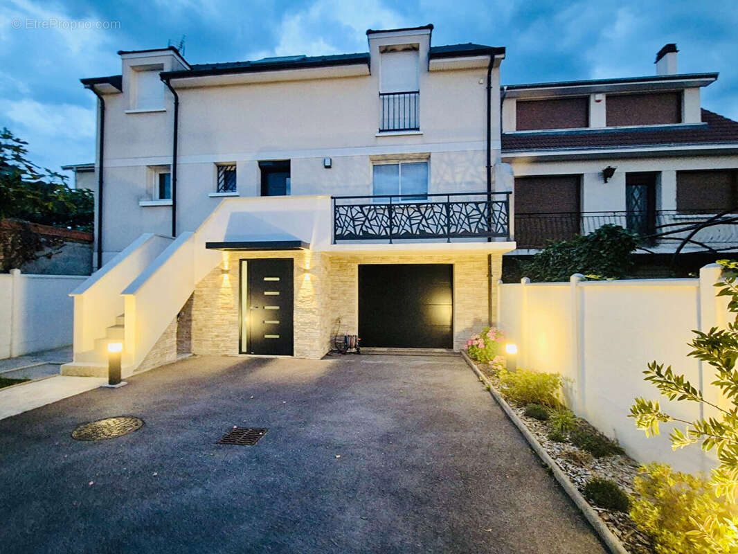 Maison à ATHIS-MONS