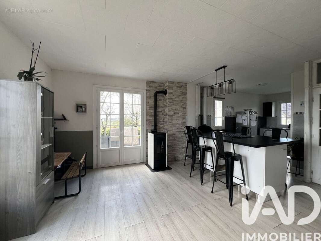 Photo 2 - Maison à SOUGE-LE-GANELON