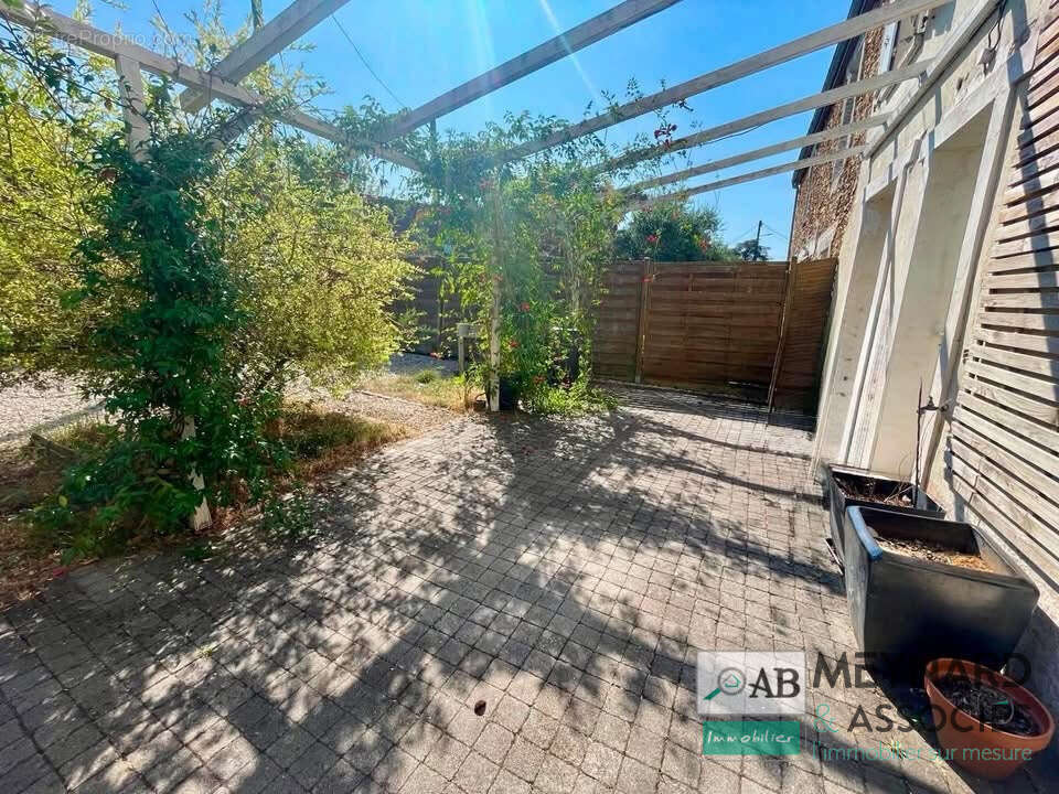 A vendre LUMIGNY 10 min de ROZAY EN BRIE  Briarde de 129.91,4 chambres M2sur 350 de terrain - photo 2