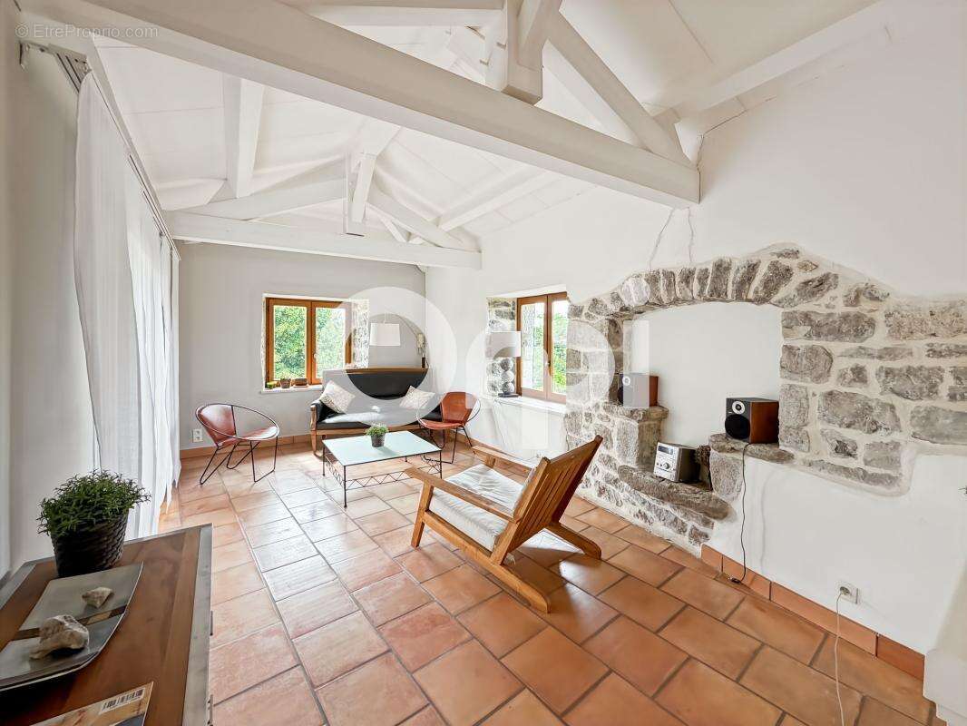 Maison à RUOMS