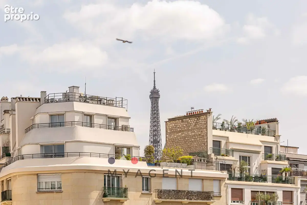 Élégant trois-pièces avec vue Tour Eiffel - photo 3