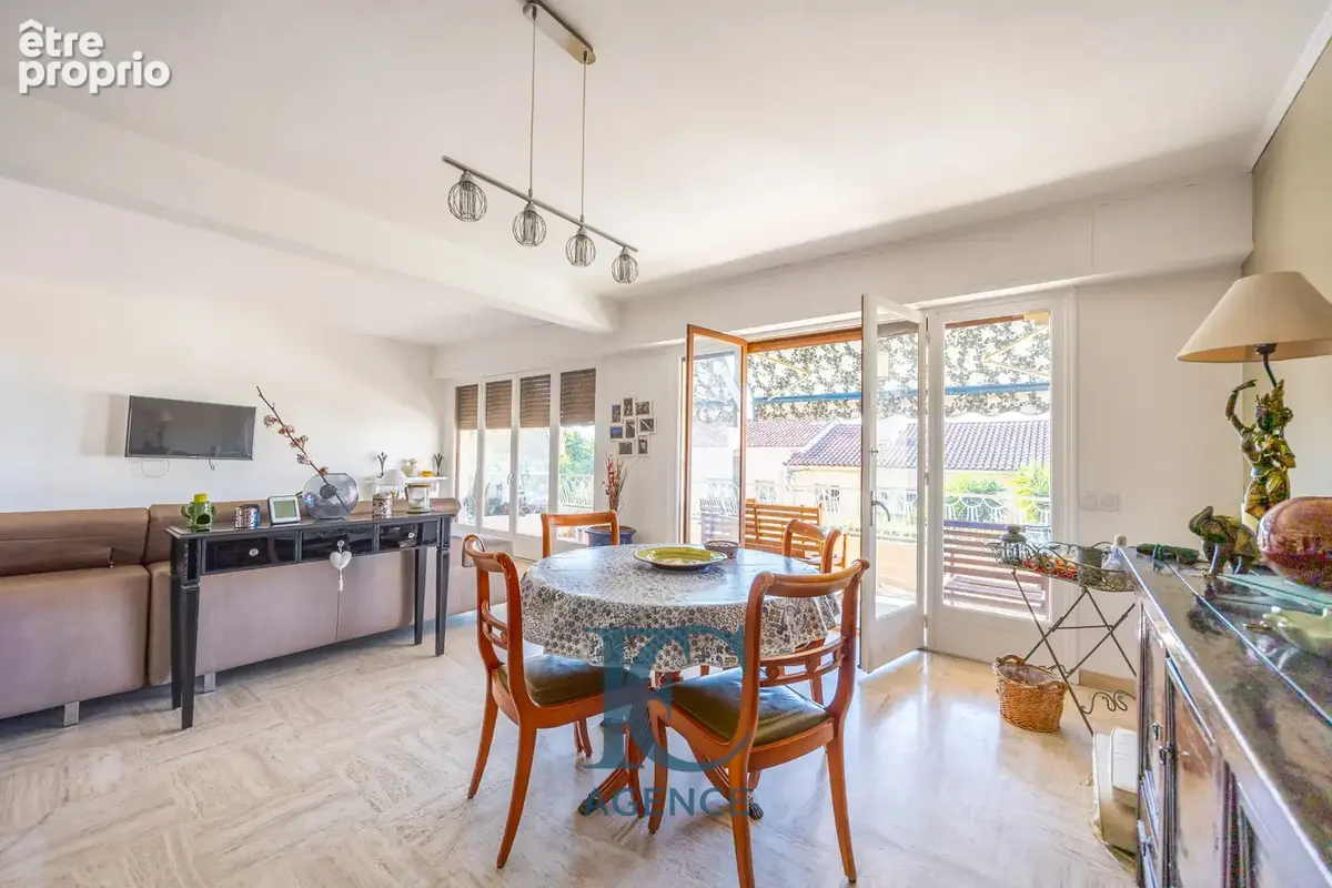 Appartement T3 de 90 m2 avec terrasse à deux pas du centre-ville - photo 3