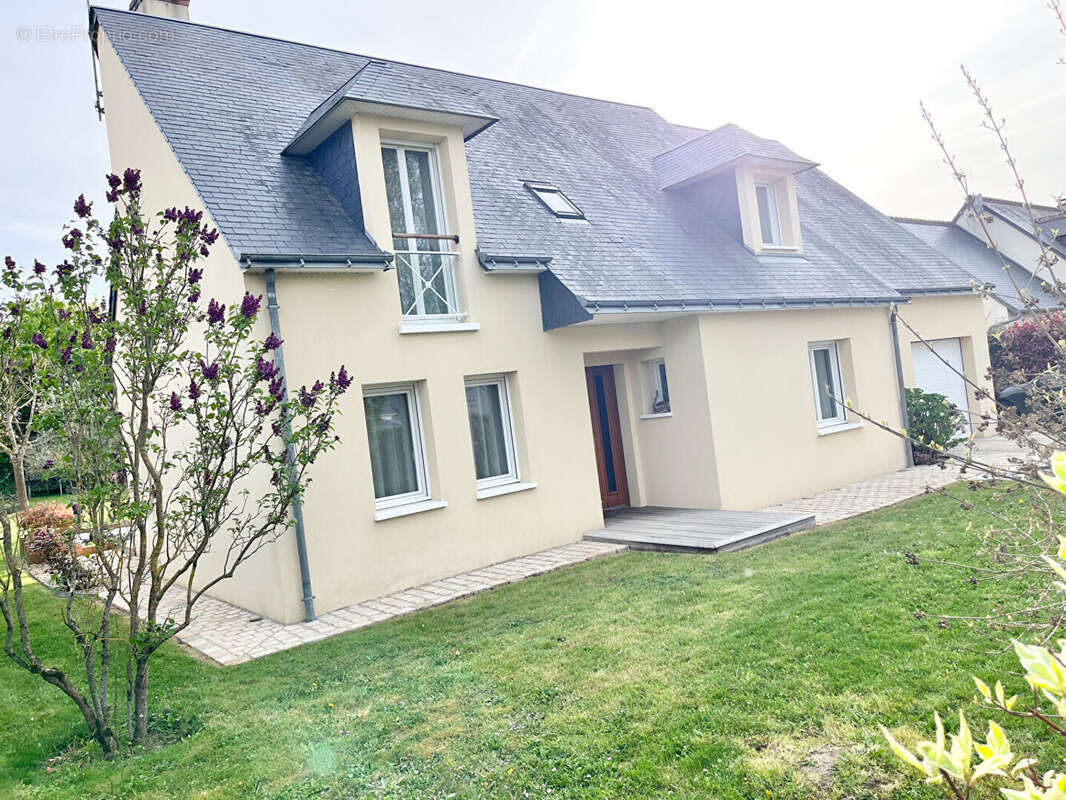 Maison à SAINT-CYR-SUR-LOIRE