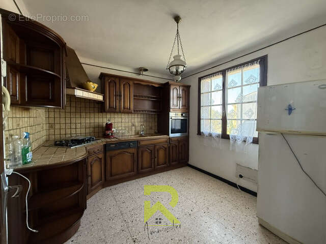 Votre mission, si vous l'acceptez : repeindre les murs et remplir 110 m2 de garage !' - photo 4