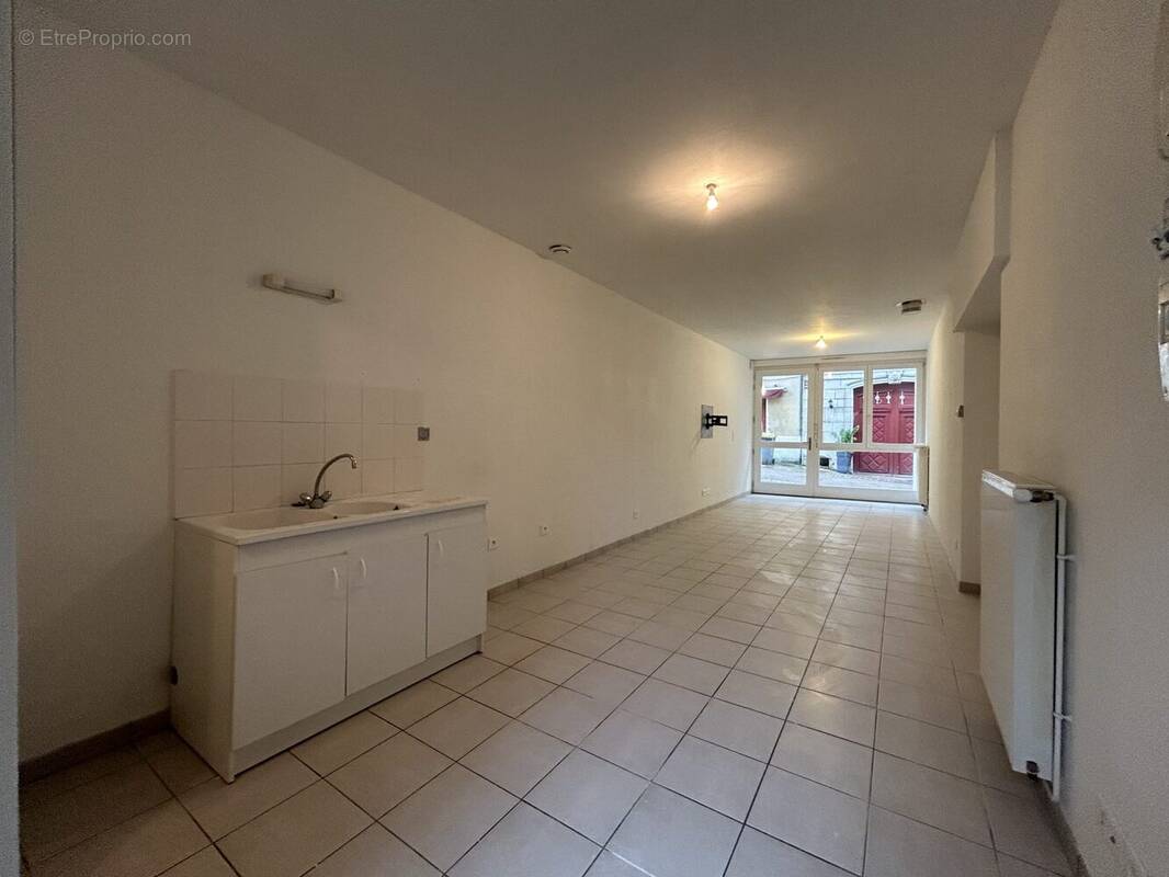 Appartement à DAMPIERRE-SUR-SALON