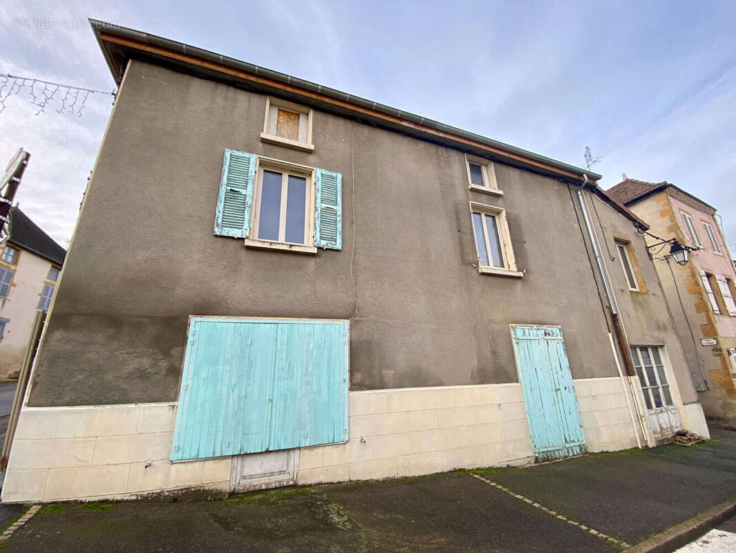 Maison à SEMUR-EN-BRIONNAIS