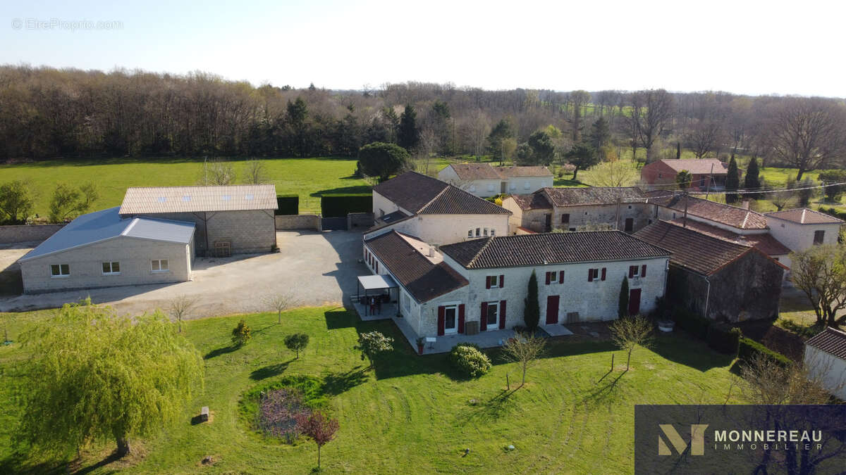 Maison à RIVIERES