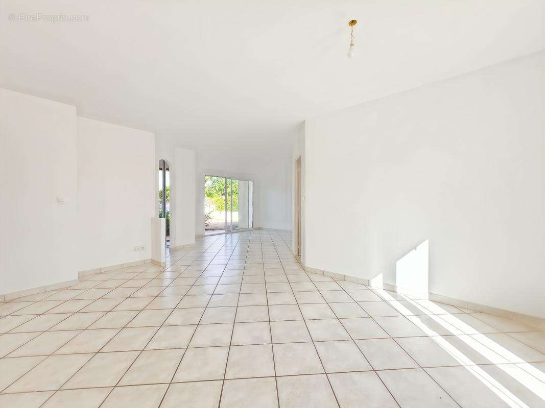 Maison 109 m² à Estillac  - photo 2