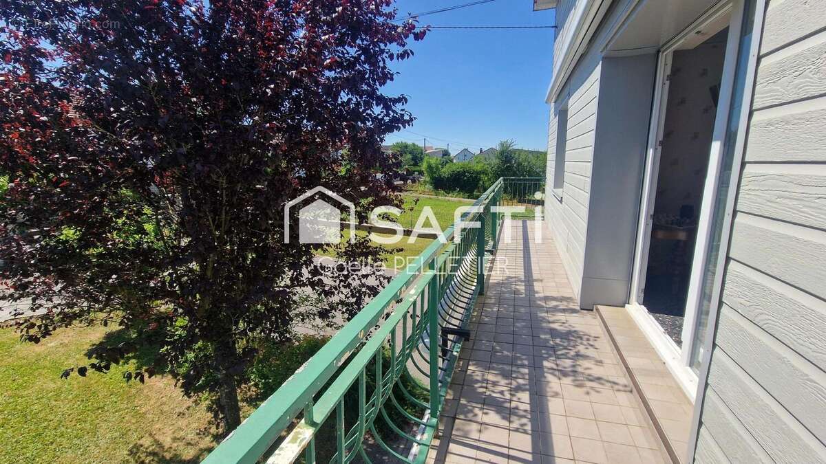 Maison 109 m² à Saone  - photo 5
