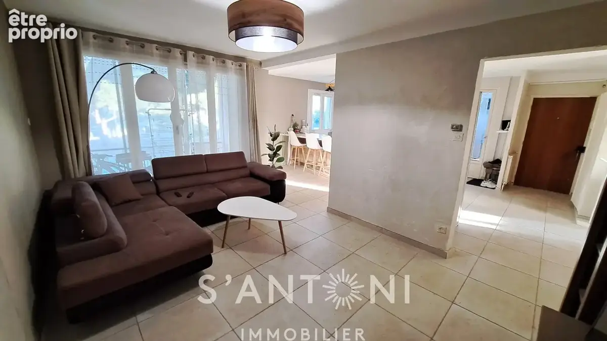 Agde  spacieux t4 rénové  85 m²  3 chambres  balcon  parking - photo 6