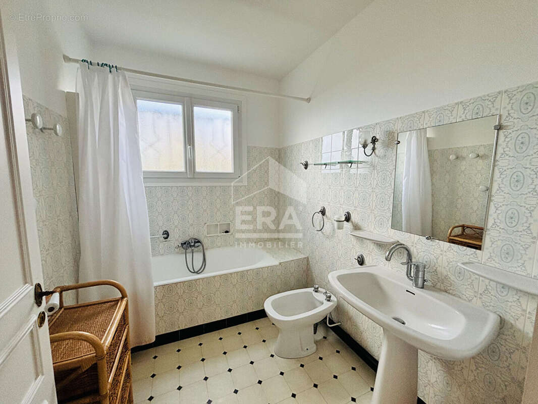 Maison à VAUX-SUR-MER