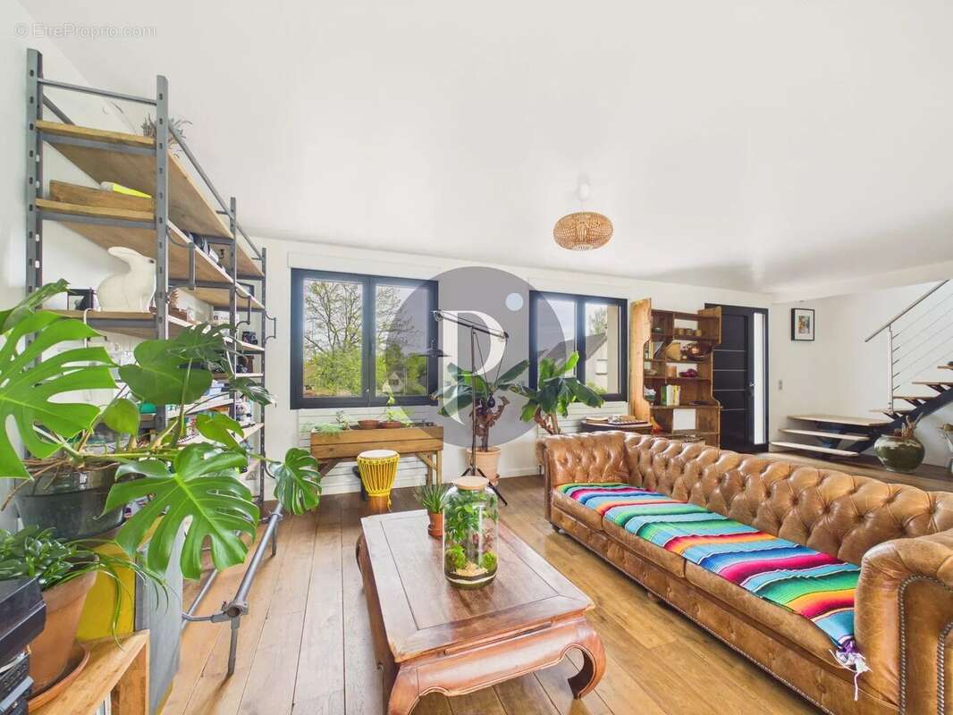 Maison à VERRIERES-LE-BUISSON