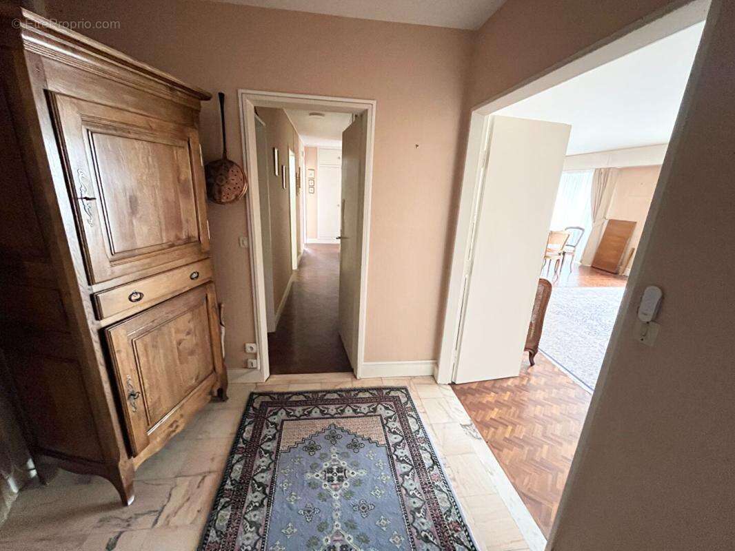 Appartement à VERSAILLES