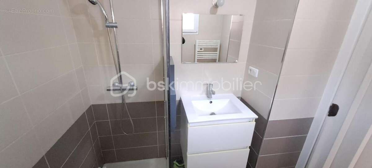 Appartement à UCHAUD