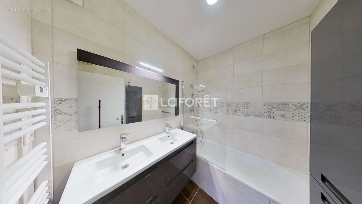 Appartement à LYON-8E