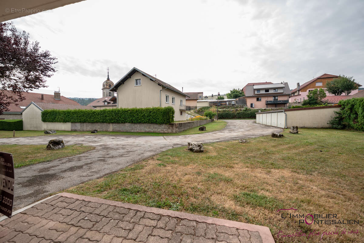 Appartement rez-de-chaussée Type 2 Rochejean centre village - photo 16