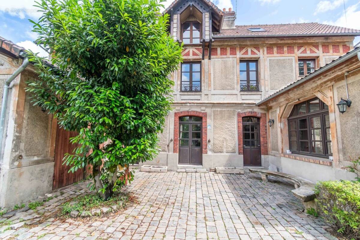 Maison à MONTMORENCY