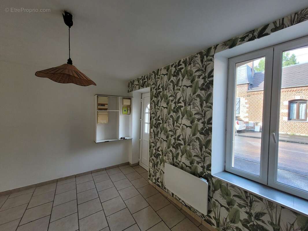 Maison 95 m² à Avesnes-Sur-Helpe  - photo 2