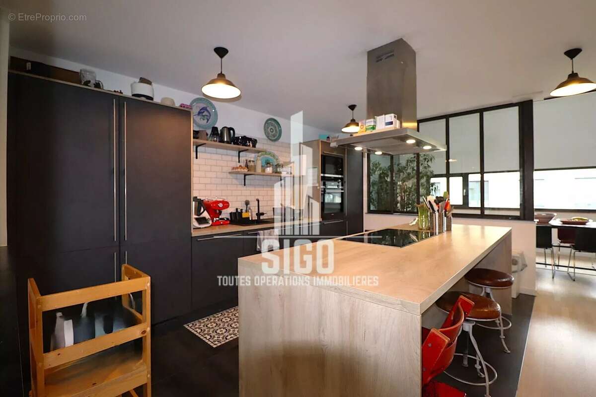 Maison à SURGY