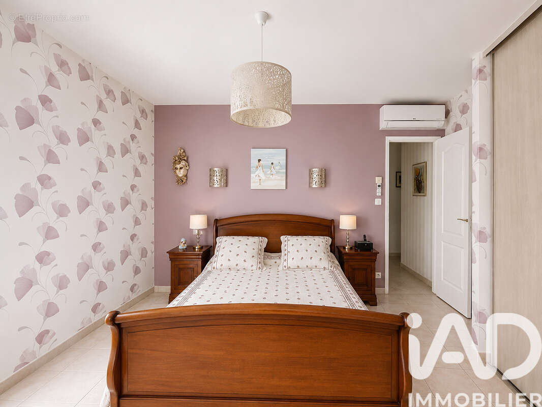 Maison 151 m² à Saint-Sauveur-D'aunis  - photo 5