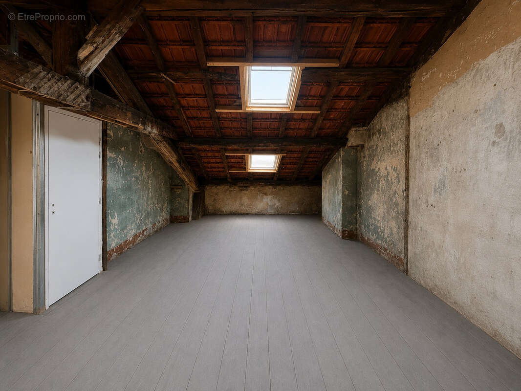 Rare en hypercentre de Metz   Combles à aménager de 47,6 m2 au sol au cœur de la rue Serpenoise - photo 2