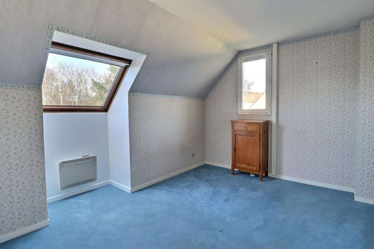 Maison à SAINT-NOM-LA-BRETECHE