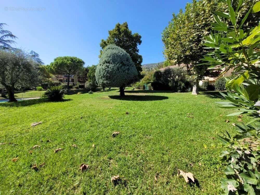 Appartement à PEYMEINADE