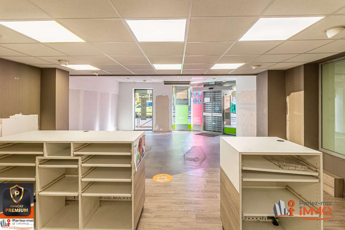 Commerce à CHASSELAY