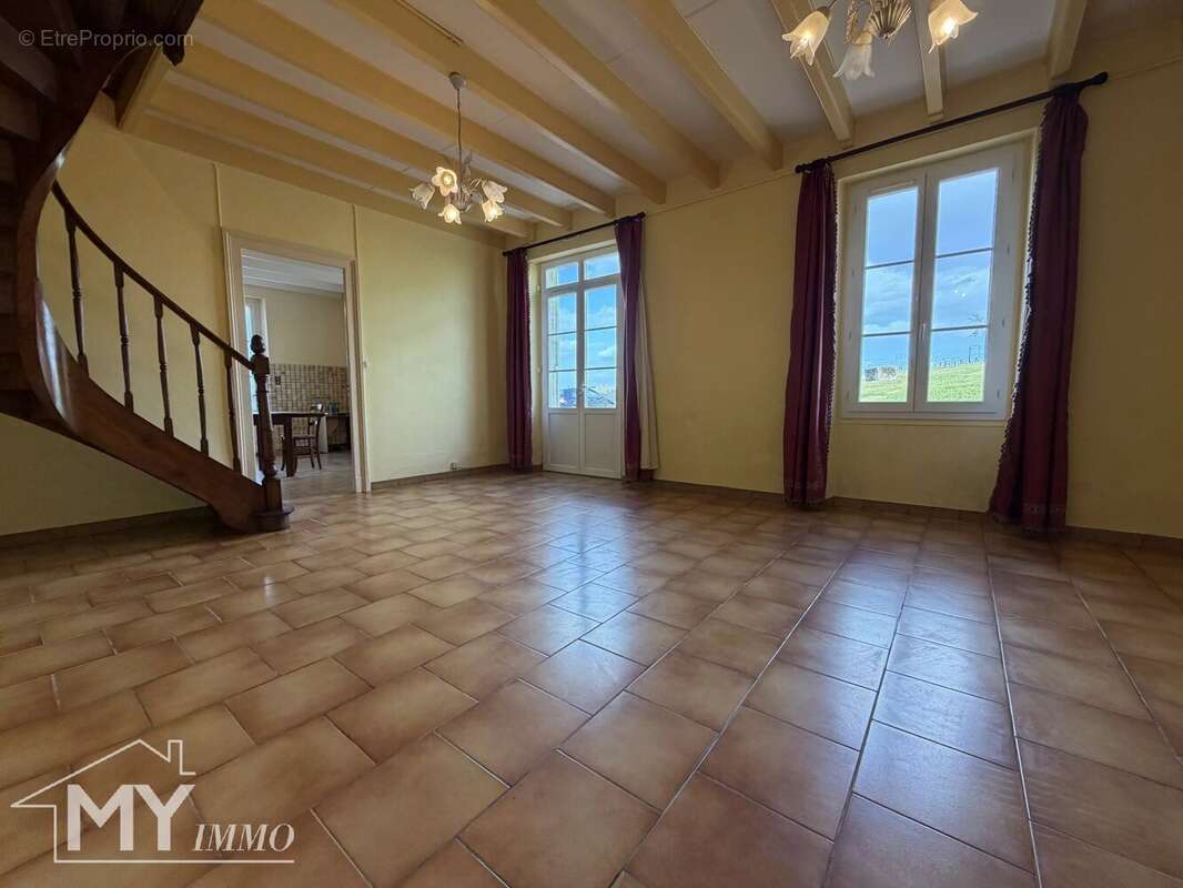 Maison à PINEUILH