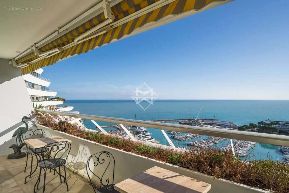 Appartement à VILLENEUVE-LOUBET