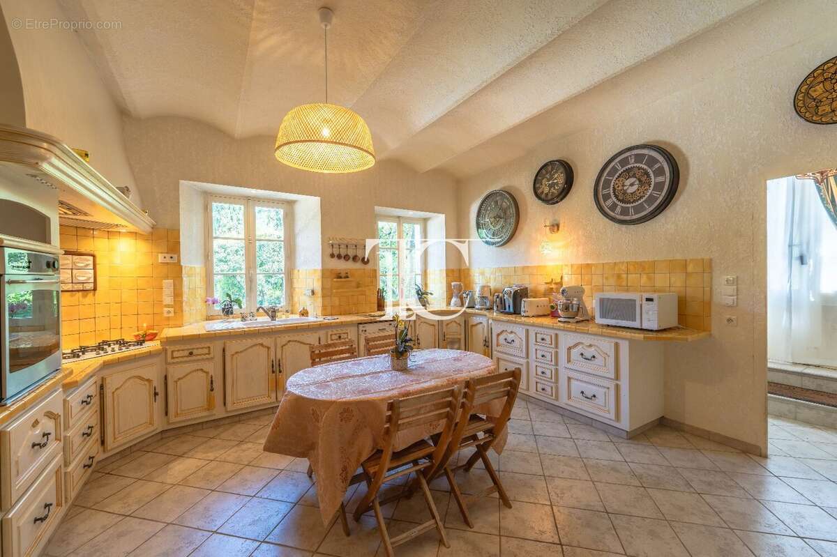 L'ame d'une bastide, le confort moderne  390 m² habitables, jardin de 3 000 m² - photo 10