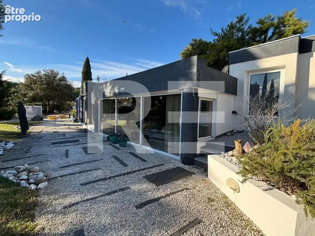 Villa contemporaine avec dependances piscine et pool house - photo 4