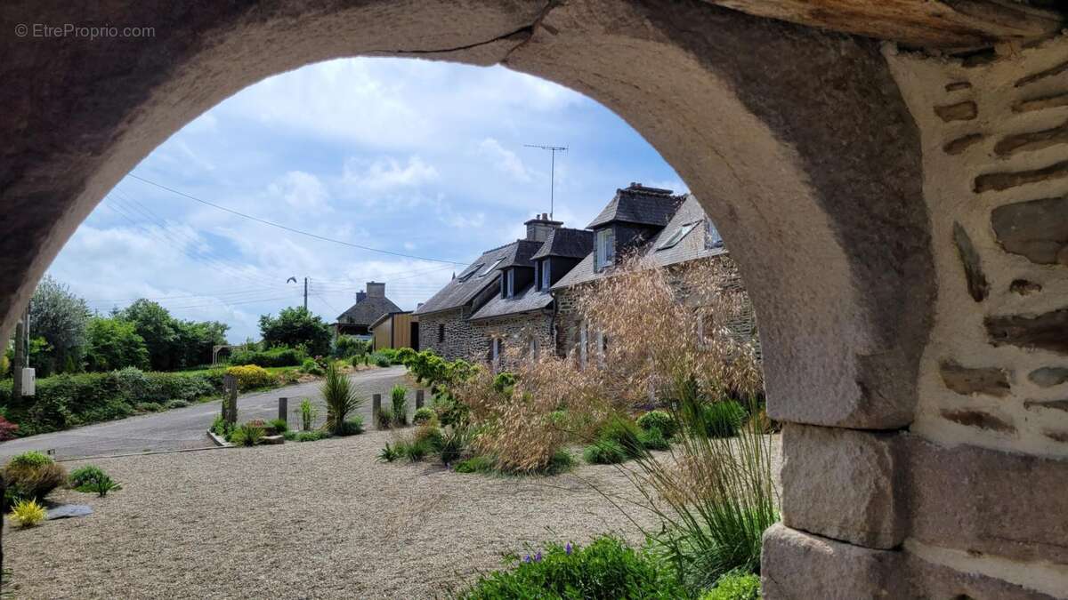 Maison à LE HAUT-CORLAY