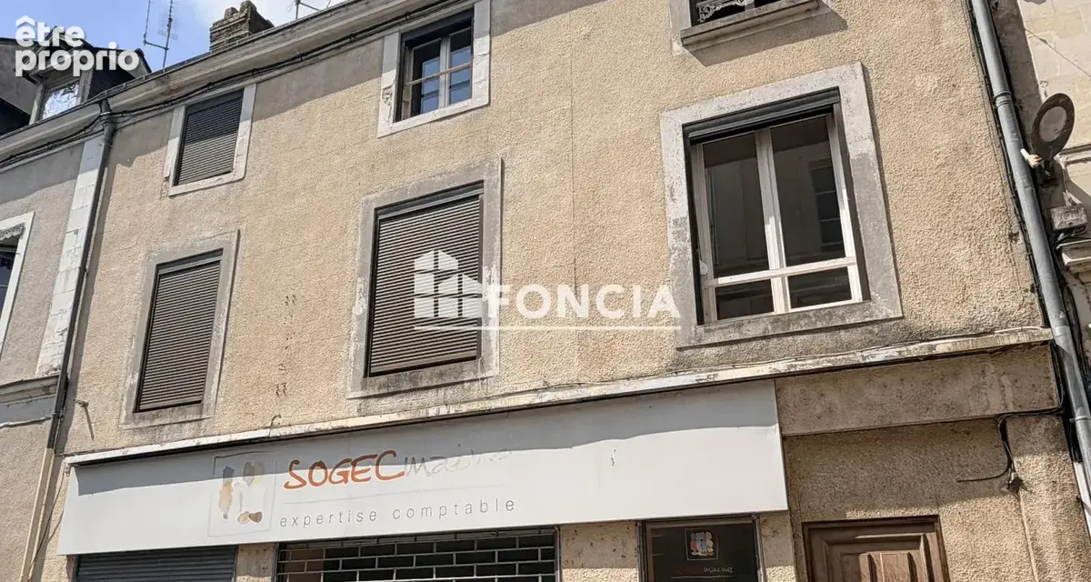 Immeuble à rapport en plein centre de Sablé sur Sarthe - photo 1