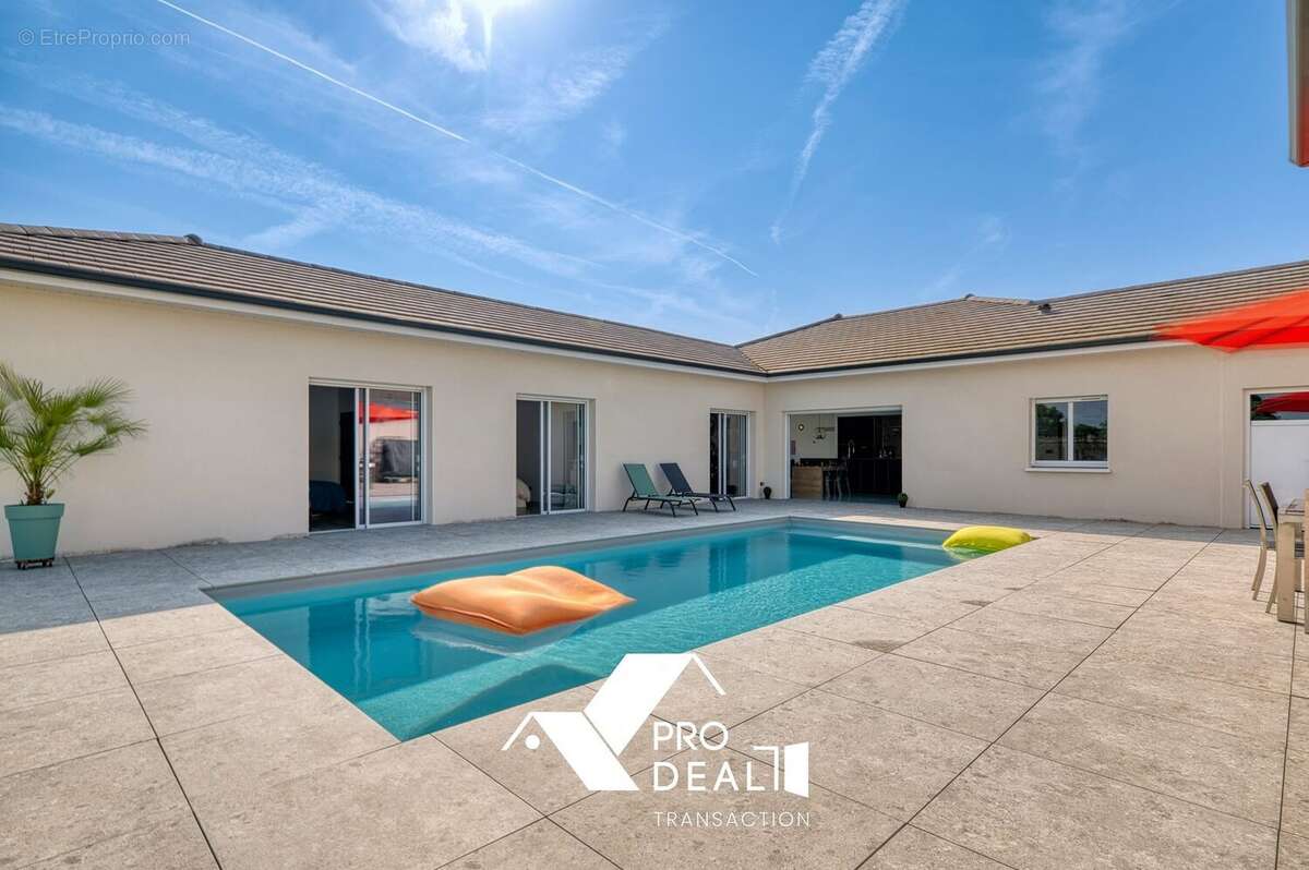 Maison à VILLETTE-D&#039;ANTHON