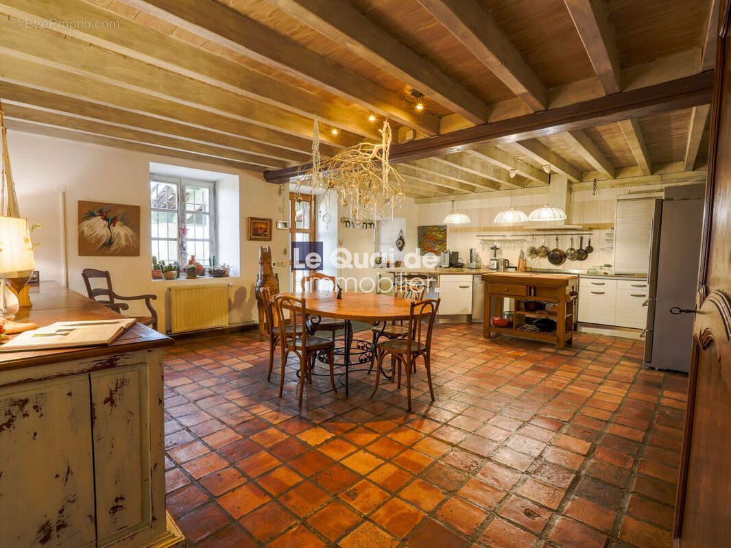 Maison à VEUREY-VOROIZE
