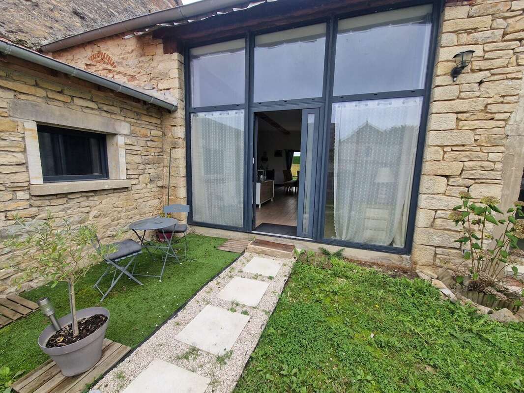 Maison à MEURSANGES