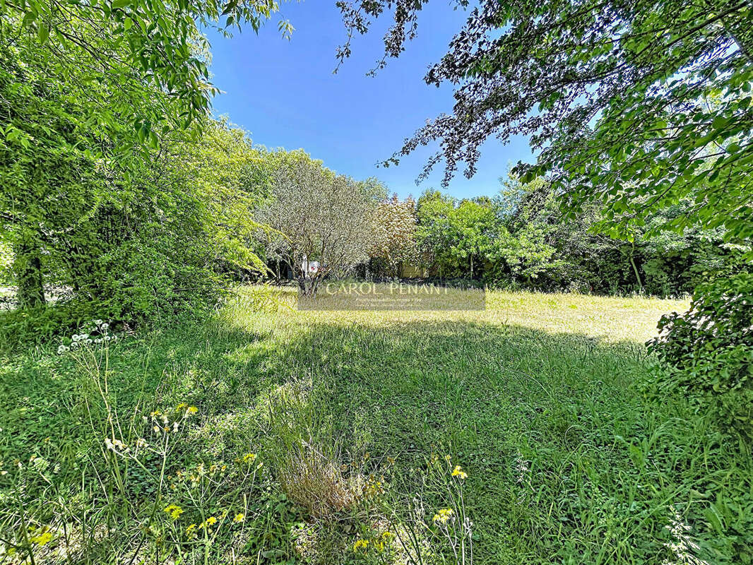 Terrain à LE PONTET