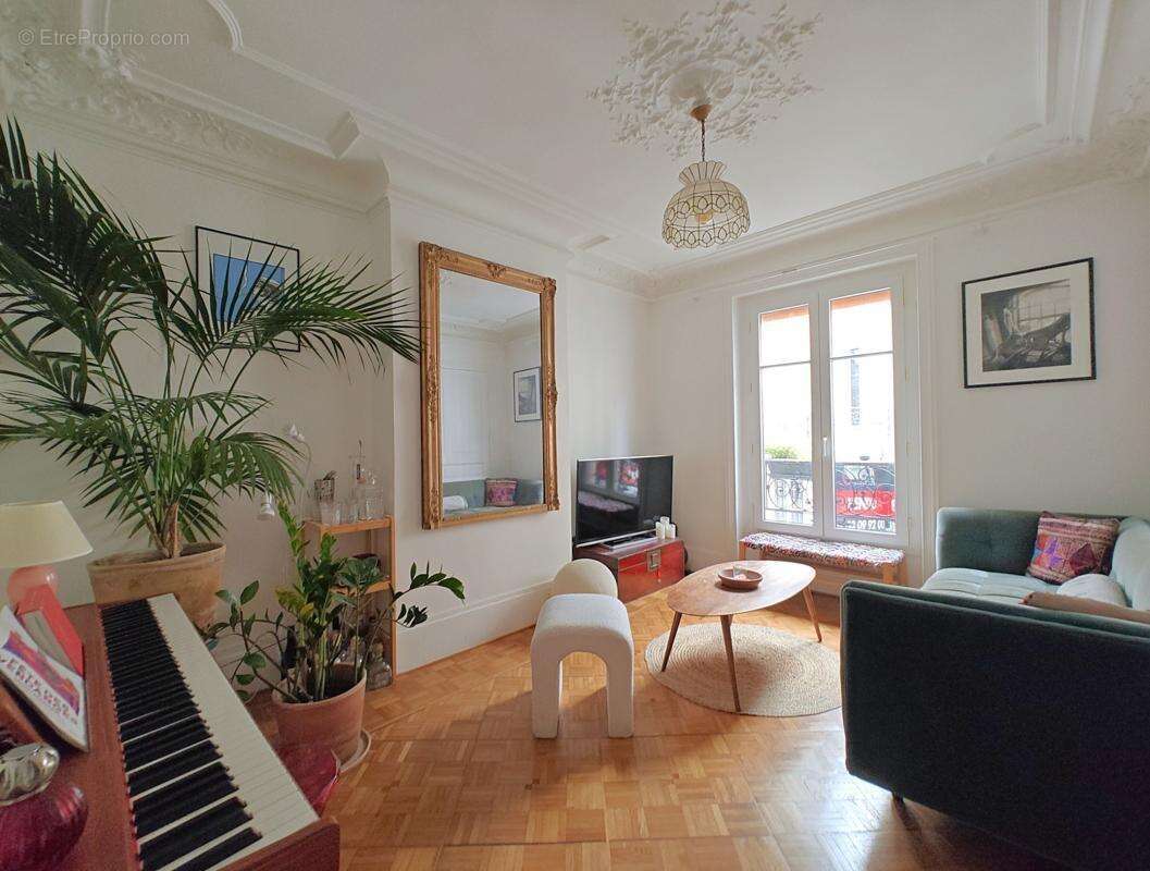 Appartement à PARIS-18E